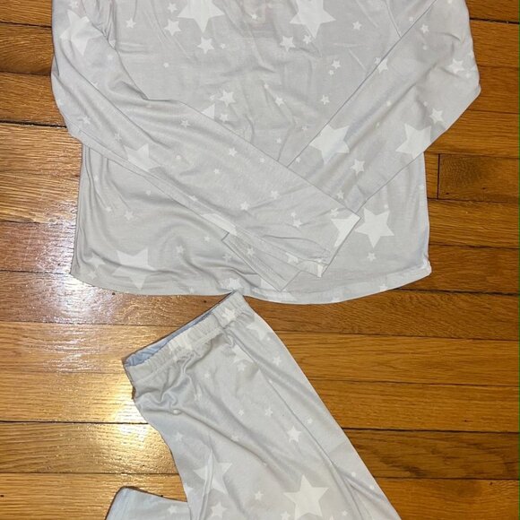 TALL ALL OVER STAR PRINT PAJAMA SET - Picture 3 of 5